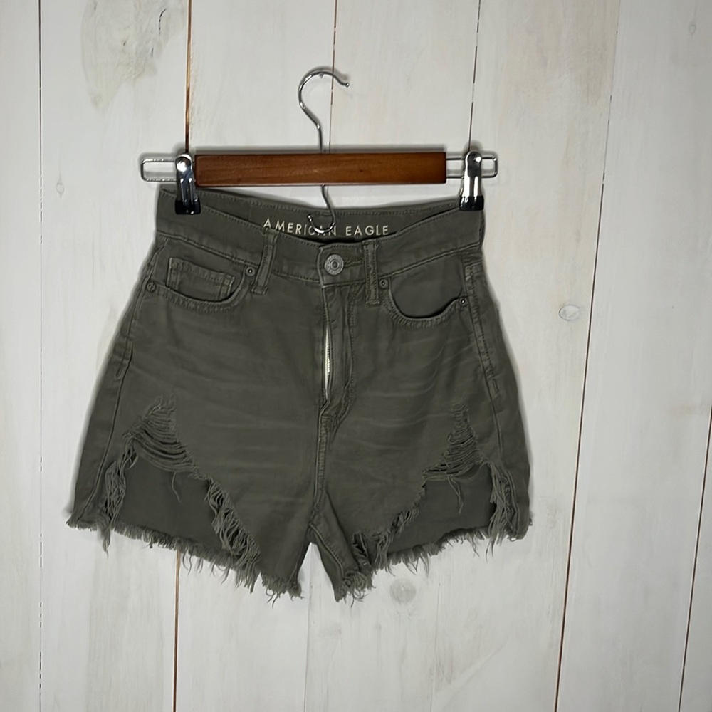 American Eagle Highest Rise Mom Shorts - 000 - Green